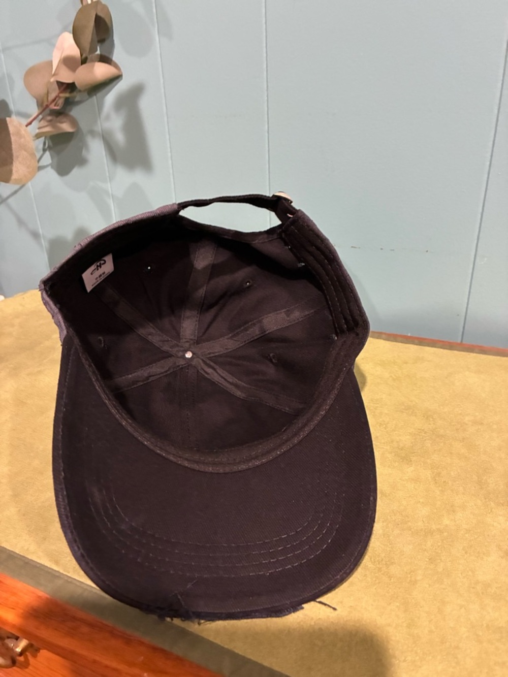 alo Embroidered Logo Distressed Baseball Cap - Black - Picture 2 of 3